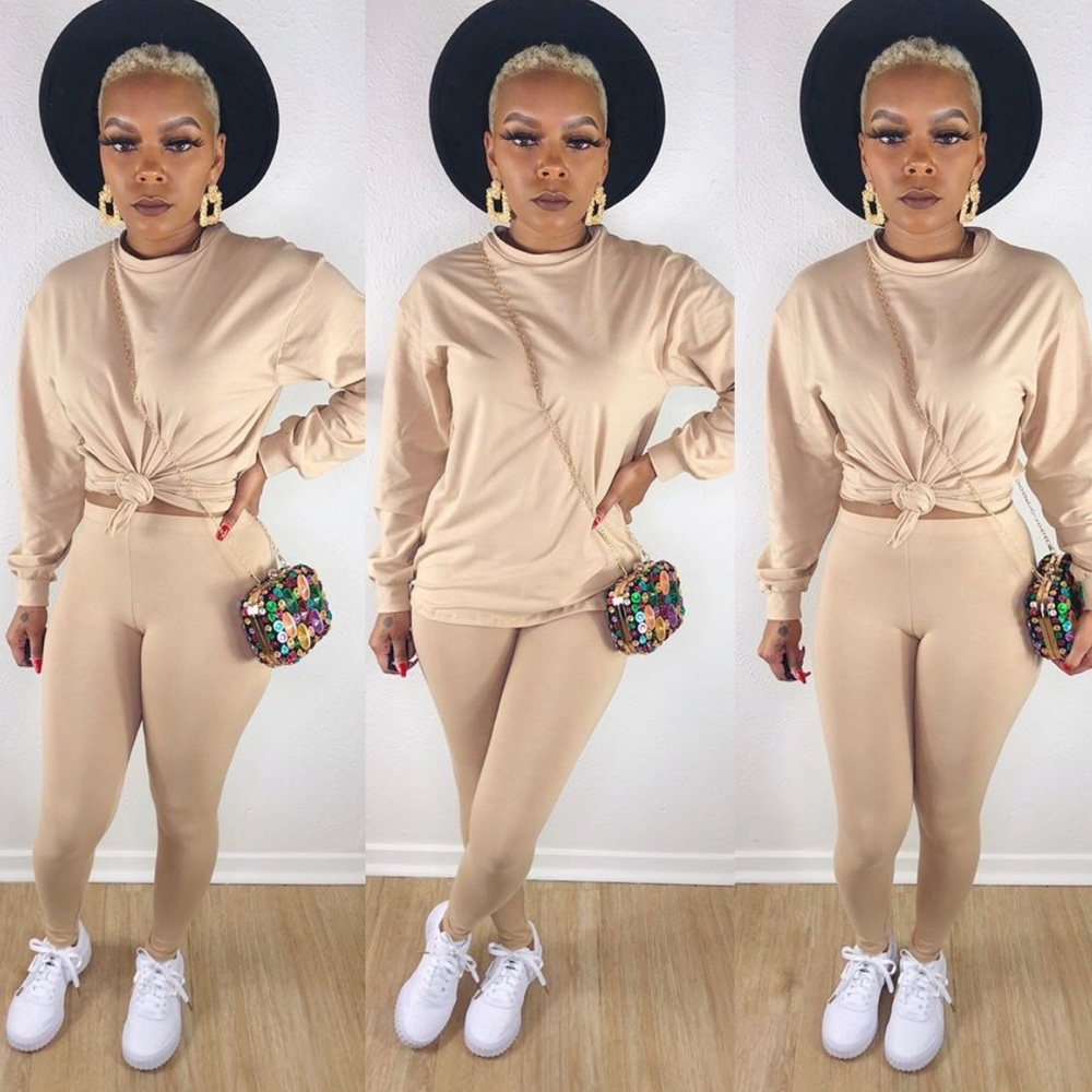 Nude two piece set. ✨